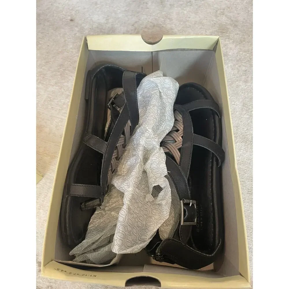 Kohls Sonoma Style Sandals Black Metallic Gray‎ Sz 8 Buckle Zip Close EUC W/ Box